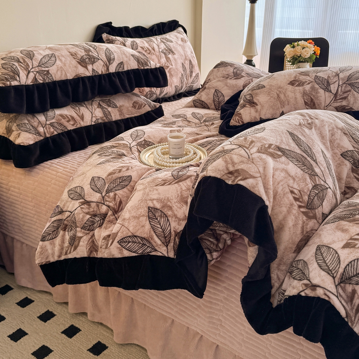 91家纺网 家纺一手货源 找家纺 慕晨 2025新款花边牛奶绒床盖四件套 叶知秋