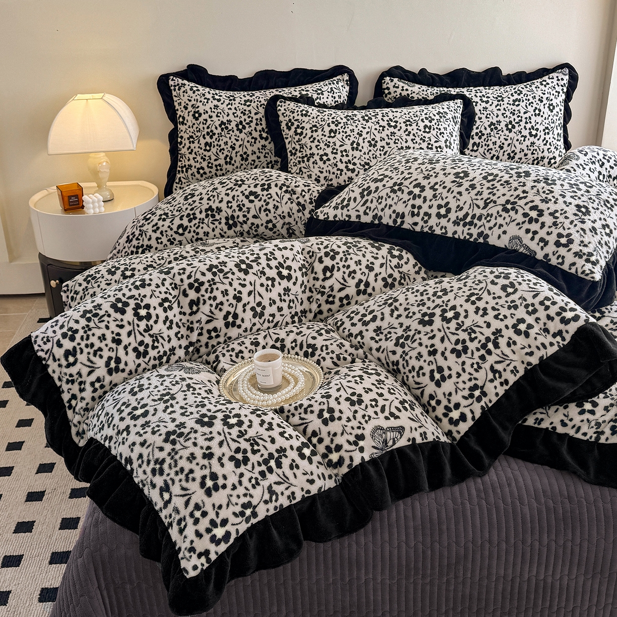 91家纺网 家纺一手货源 找家纺 慕晨 2025新款花边牛奶绒床盖四件套 暗香