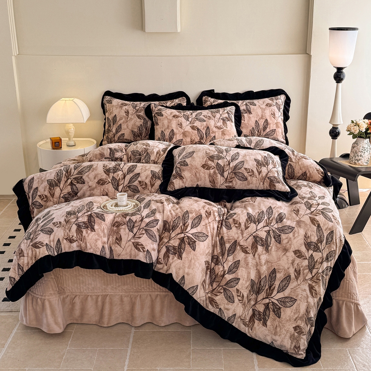 91家纺网 家纺一手货源 找家纺 慕晨 2025新款花边牛奶绒床盖四件套 叶知秋