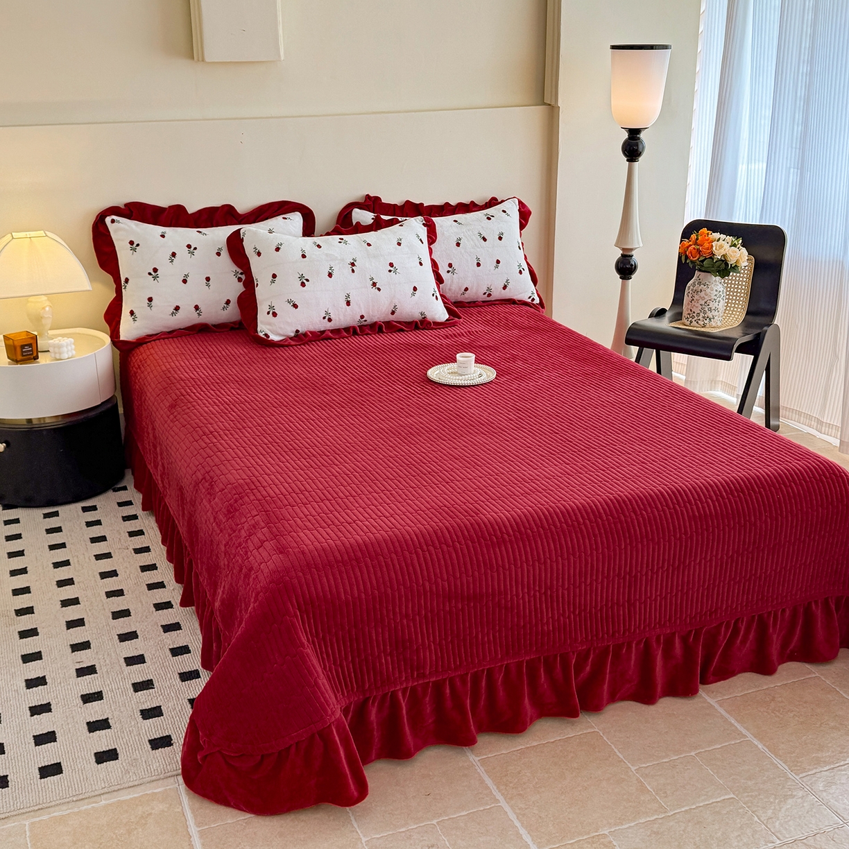 91家纺网 家纺一手货源 找家纺 慕晨 2025新款花边牛奶绒床盖四件套 雪蔷薇