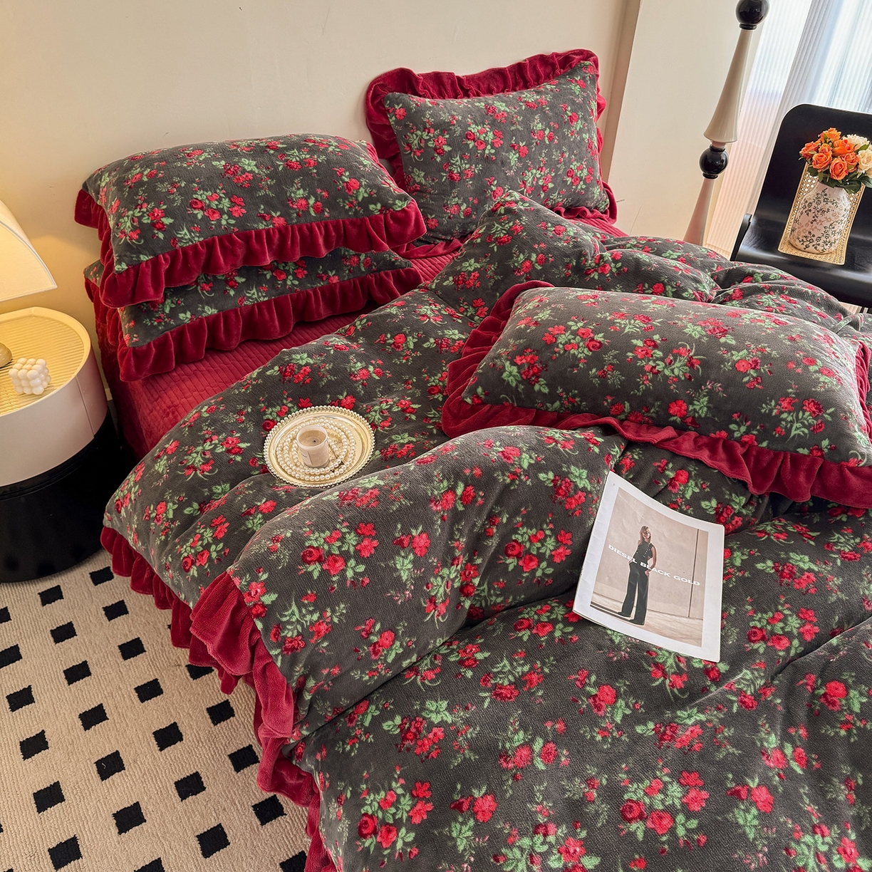 91家纺网 家纺一手货源 找家纺 （总）慕晨 2025新款花边牛奶绒床盖四件套