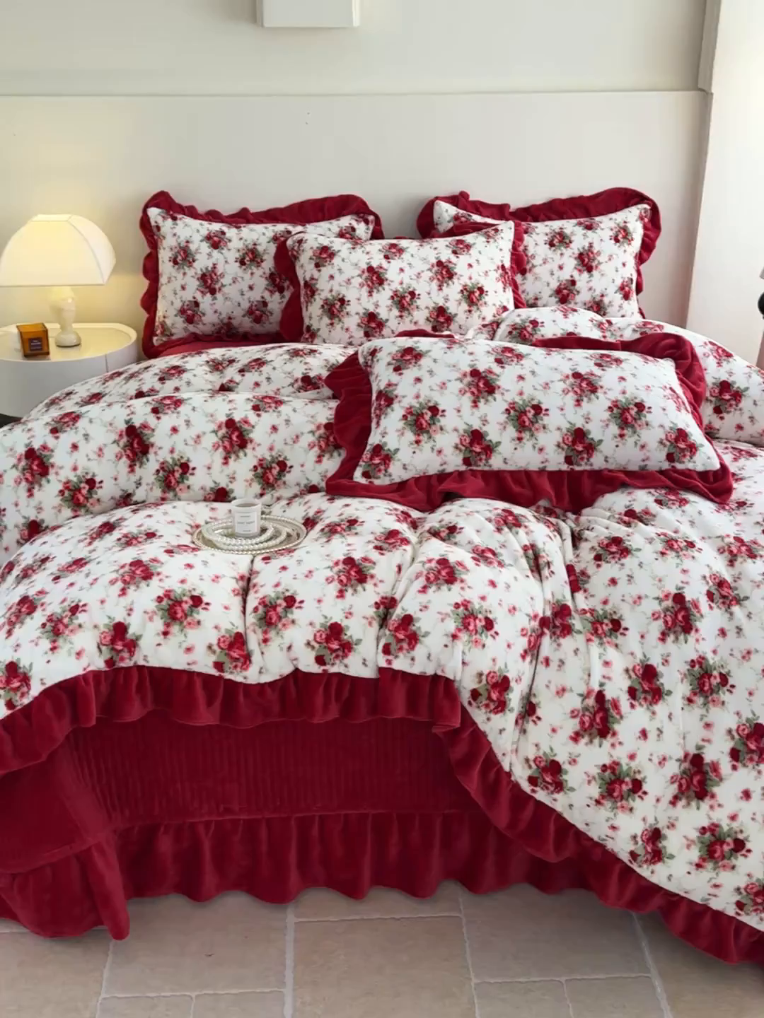 91家纺网 家纺一手货源 找家纺 慕晨 2025新款花边牛奶绒床盖四件套 梨花洛