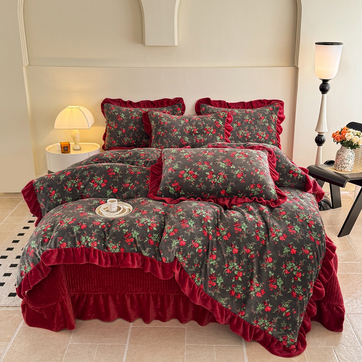 91家纺网 家纺一手货源 找家纺 慕晨 2025新款花边牛奶绒床盖四件套 花妖