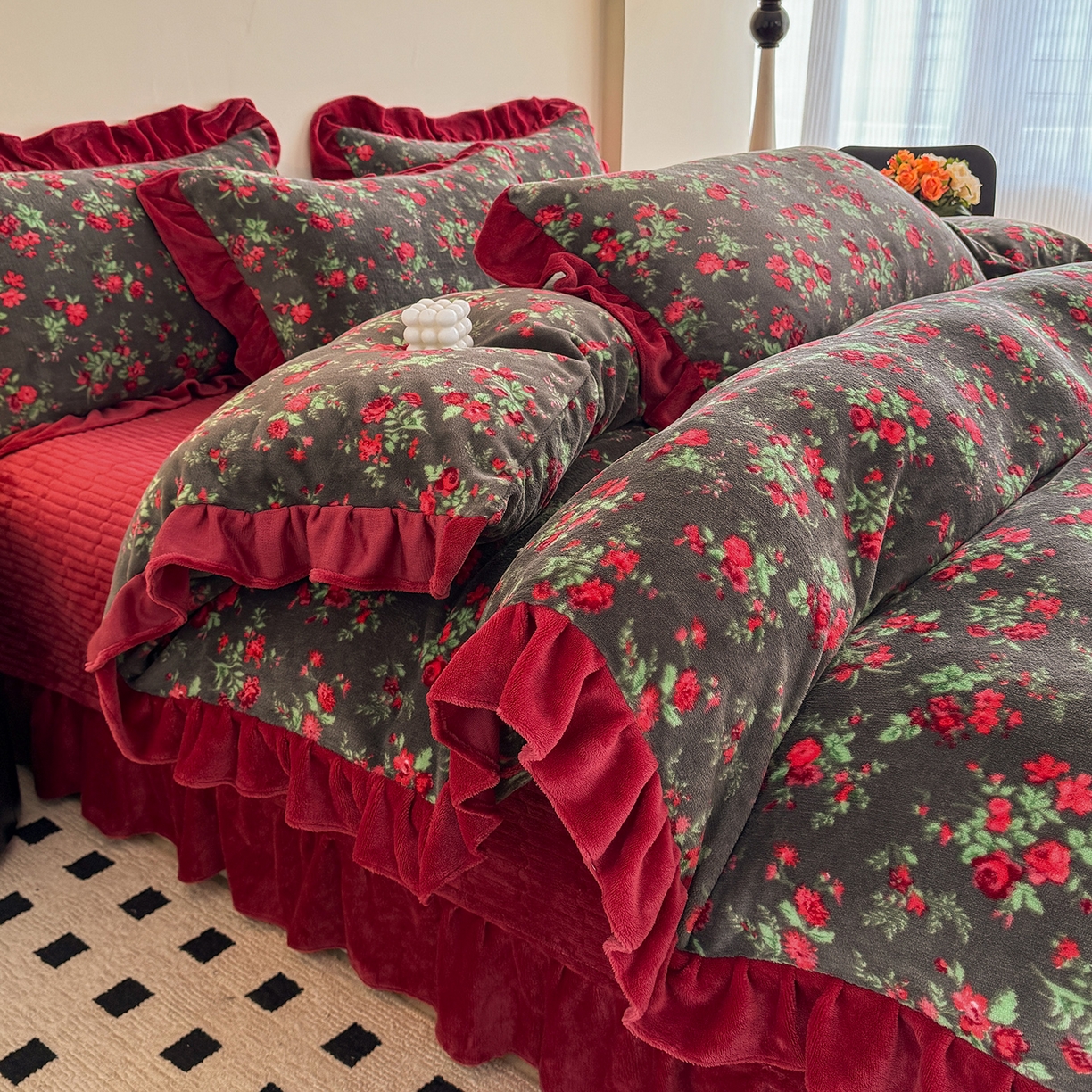 91家纺网 家纺一手货源 找家纺 慕晨 2025新款花边牛奶绒床盖四件套 花妖