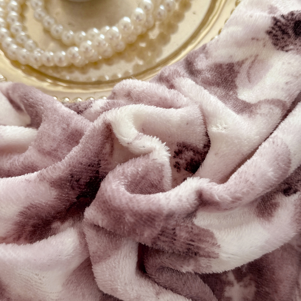 91家纺网 家纺一手货源 找家纺 慕晨 2025新款花边牛奶绒床盖四件套 织梦繁花