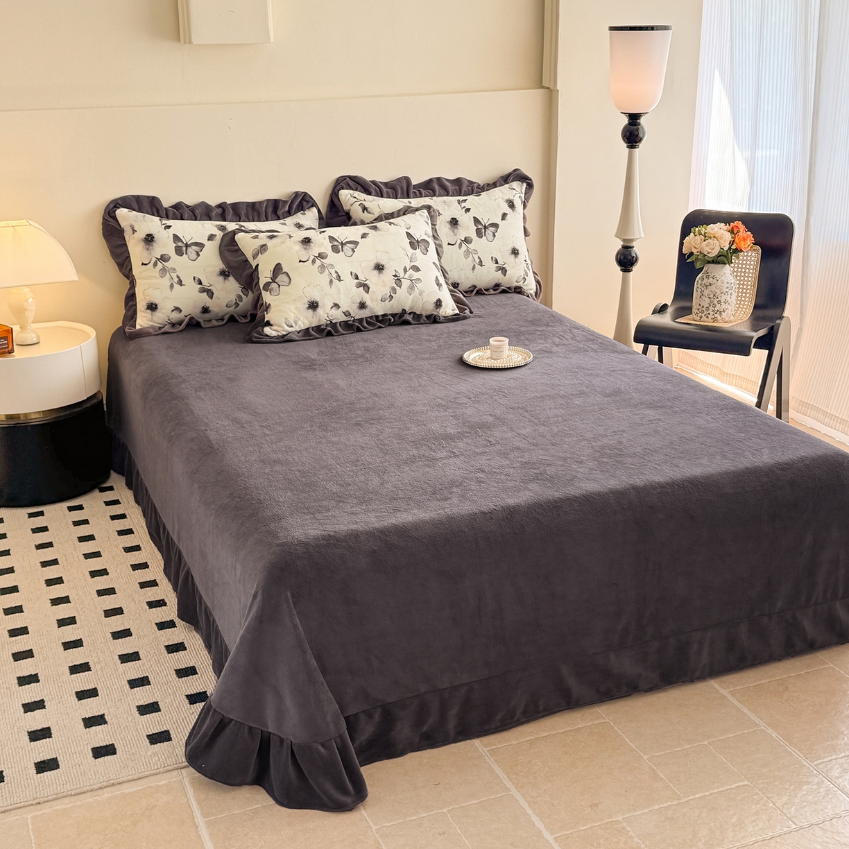 91家纺网 家纺一手货源 找家纺 慕晨 2025新款花边牛奶绒床盖四件套 花间蝶