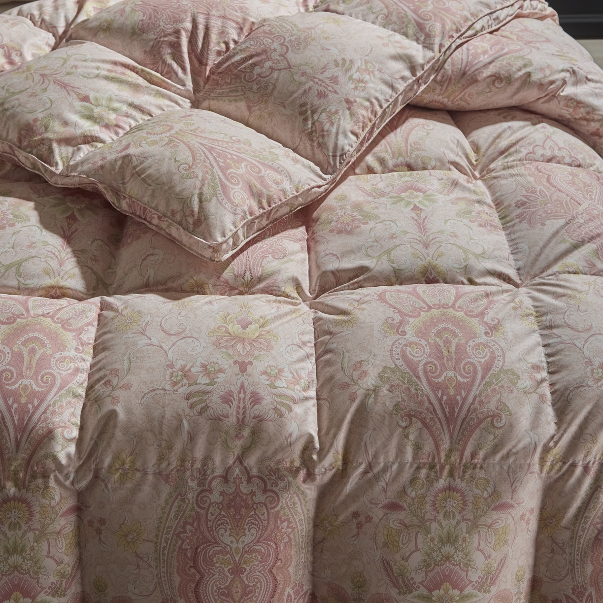 91家纺网 家纺一手货源 找家纺 暖羽屋羽绒馆 2025新款印花鹅绒丝被芯 白鹅绒羽毛被子 双人加厚冬被 春秋被子2米 翡翠粉