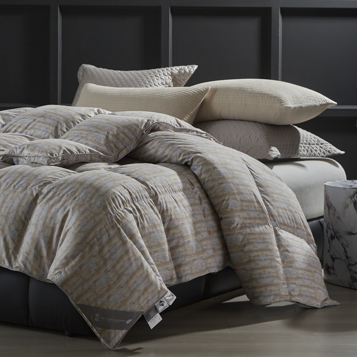 91家纺网 家纺一手货源 找家纺 暖羽屋羽绒馆 2025新款印花鹅绒丝被芯 白鹅绒羽毛被子 双人加厚冬被 春秋被子2米 幻城