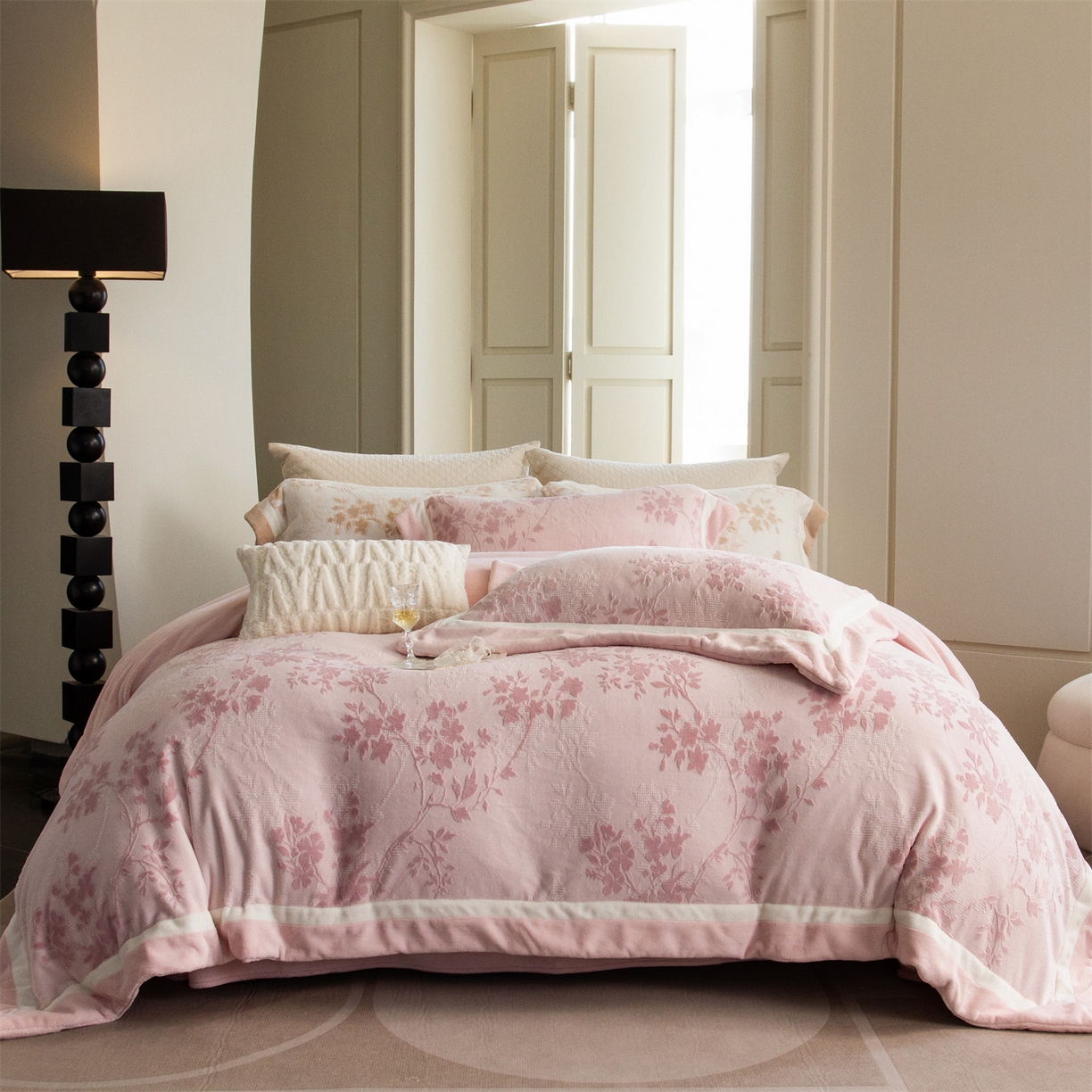 91家纺网 家纺一手货源 找家纺 （总）馨蕊 2025新款秋冬轻奢煦暖绒雕花绒系列四件套-绒澜韵 【券后控价318/338】