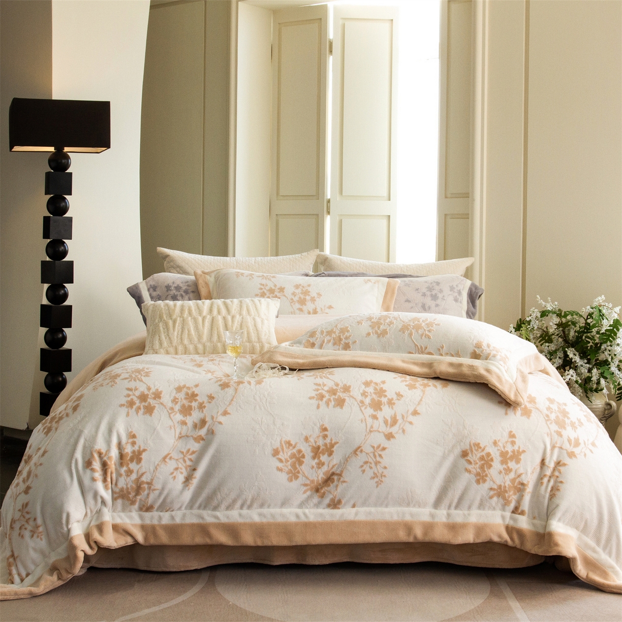 91家纺网 家纺一手货源 找家纺 馨蕊 2025新款秋冬轻奢煦暖绒雕花绒系列四件套-绒澜韵 【券后控价318/338】 绒澜韵-白玉