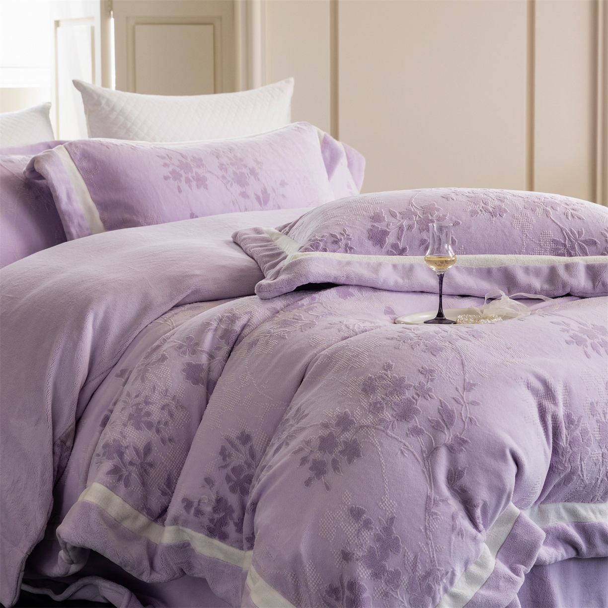 91家纺网 家纺一手货源 找家纺 馨蕊 2025新款秋冬轻奢煦暖绒雕花绒系列四件套-绒澜韵 【券后控价318/338】 绒澜韵-婉若紫