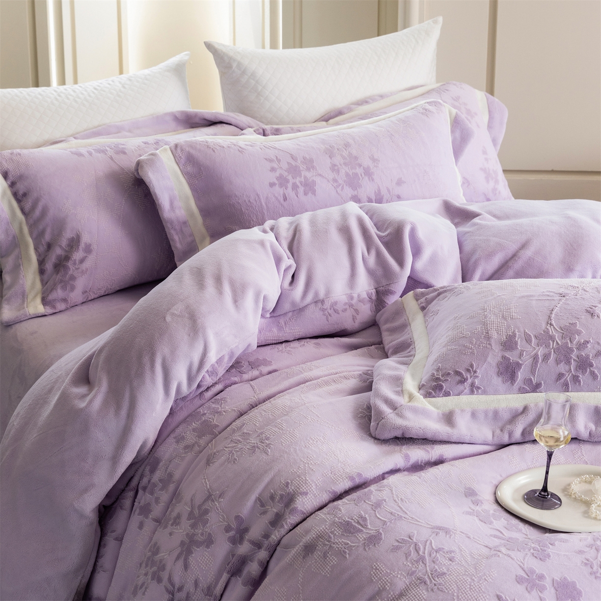 91家纺网 家纺一手货源 找家纺 馨蕊 2025新款秋冬轻奢煦暖绒雕花绒系列四件套-绒澜韵 【券后控价318/338】 绒澜韵-婉若紫