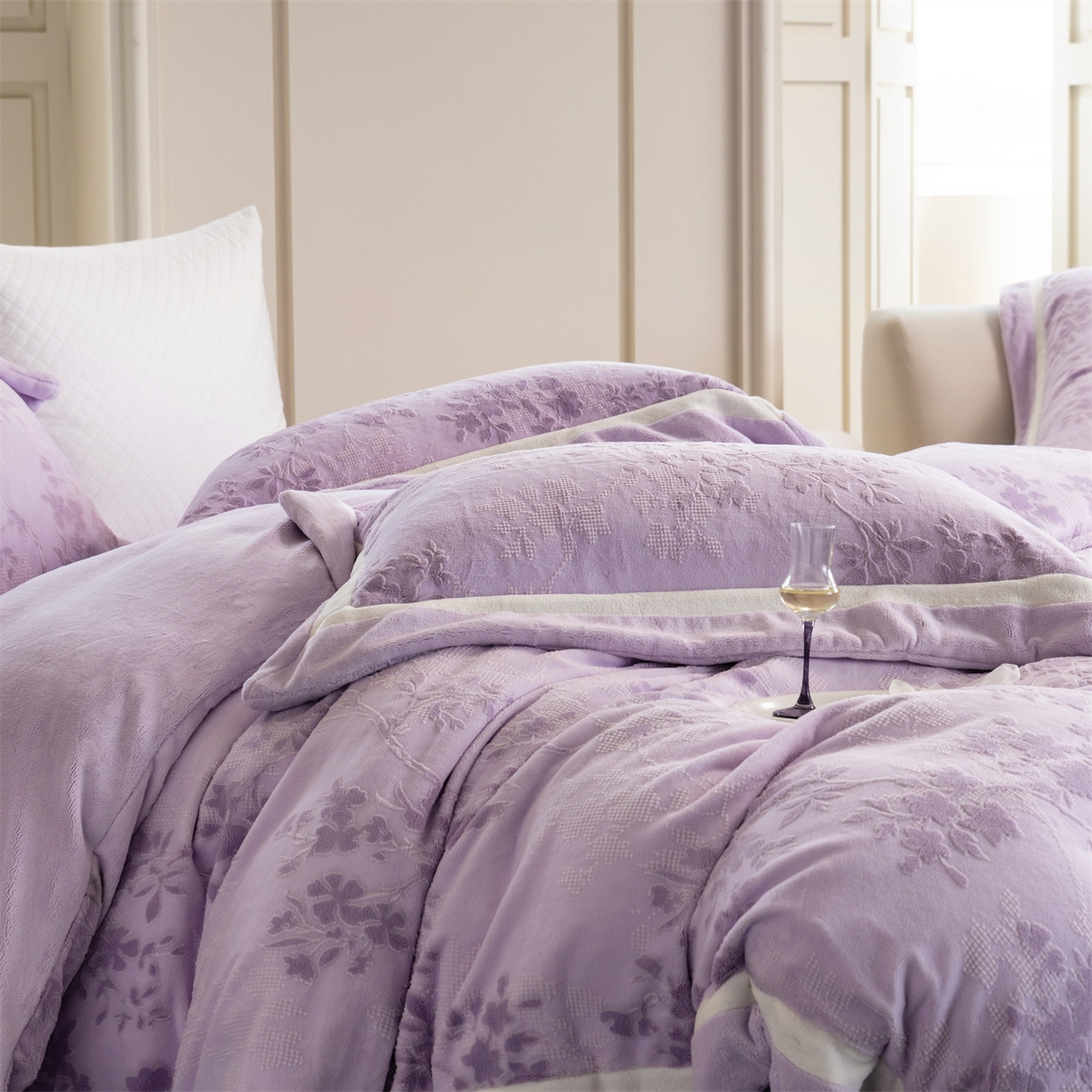 91家纺网 家纺一手货源 找家纺 馨蕊 2025新款秋冬轻奢煦暖绒雕花绒系列四件套-绒澜韵 【券后控价318/338】 绒澜韵-婉若紫