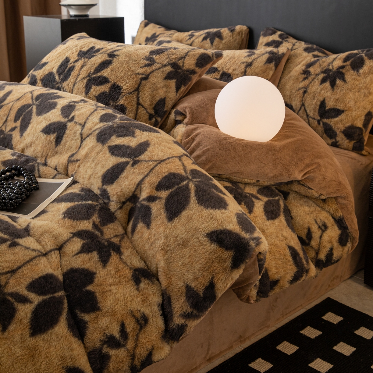 91家纺网 家纺一手货源 找家纺 （总）简宜家居（朝初家纺） 2025新款印花兔兔绒+纯色牛奶绒双拼四件套