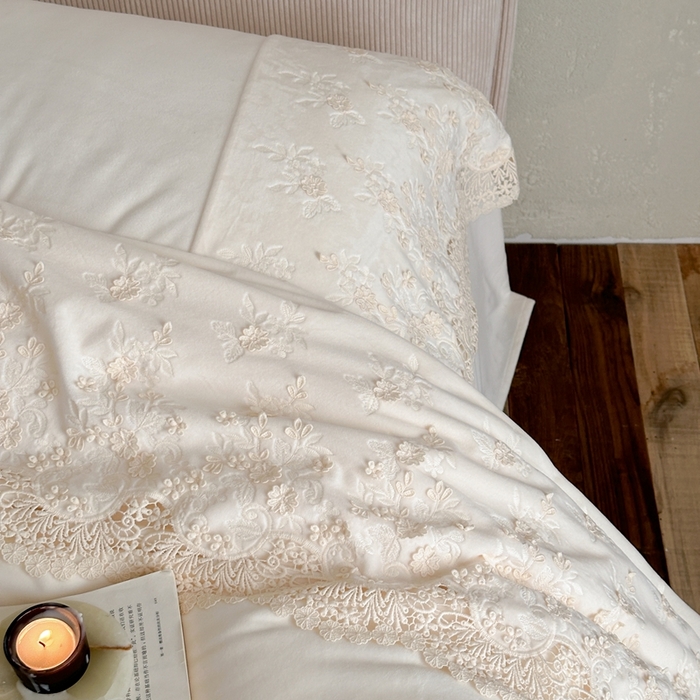 91家纺网 家纺一手货源 找家纺 （总）佳汐蓝家纺 2025新款230g婴肤绒立体刺绣花边四件套-秘密花园