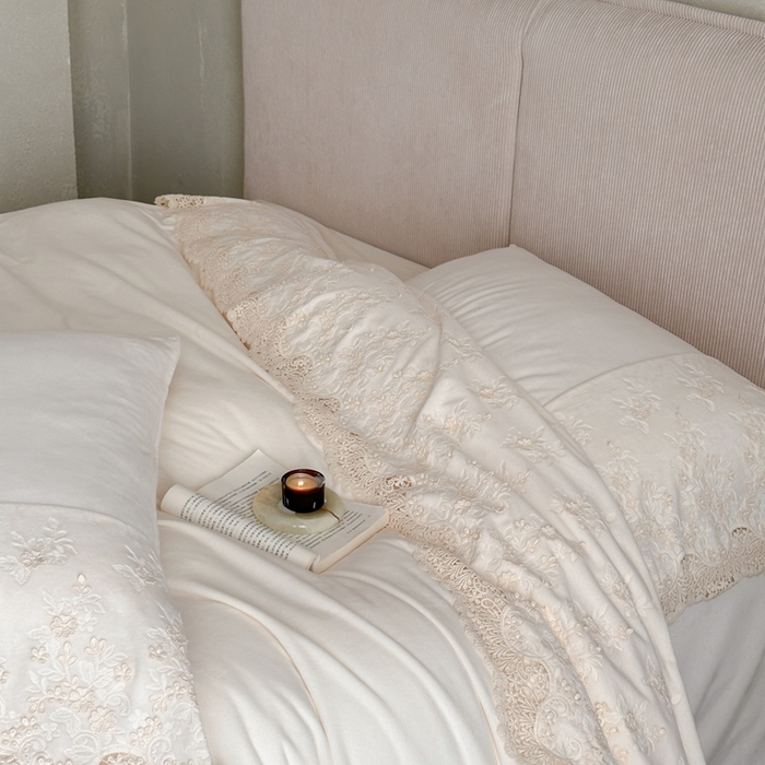 91家纺网 家纺一手货源 找家纺 佳汐蓝家纺 2025新款230g婴肤绒立体刺绣花边四件套-秘密花园 秘密花园-白色