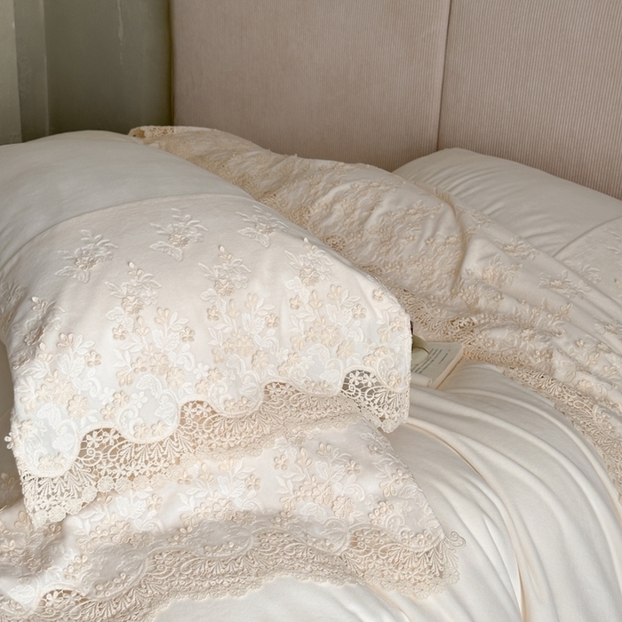 91家纺网 家纺一手货源 找家纺 （总）佳汐蓝家纺 2025新款230g婴肤绒立体刺绣花边四件套-秘密花园