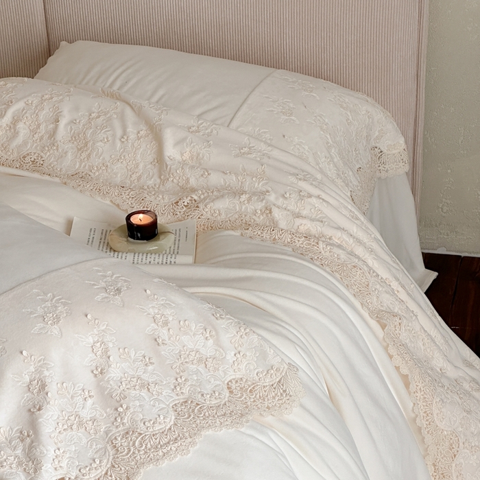 91家纺网 家纺一手货源 找家纺 （总）佳汐蓝家纺 2025新款230g婴肤绒立体刺绣花边四件套-秘密花园