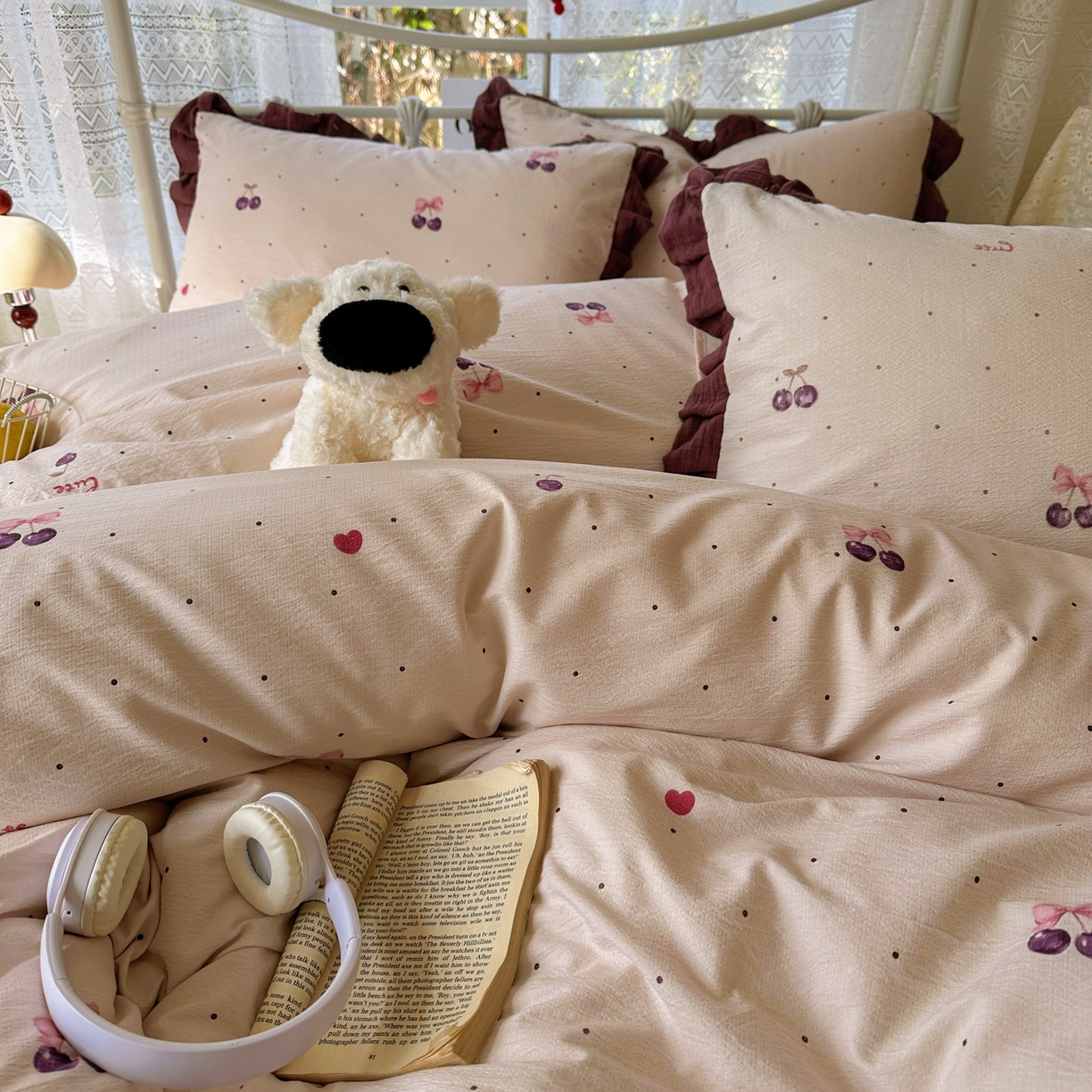 91家纺网 家纺一手货源 找家纺 颜选 2025新款全棉双层纱花边面料木棉四件套 樱桃-全棉花边双层纱