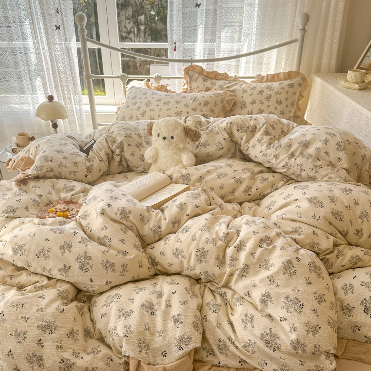 91家纺网 家纺一手货源 找家纺 颜选 2025新款全棉双层纱花边面料木棉四件套 素笺花语-全棉花边双层纱