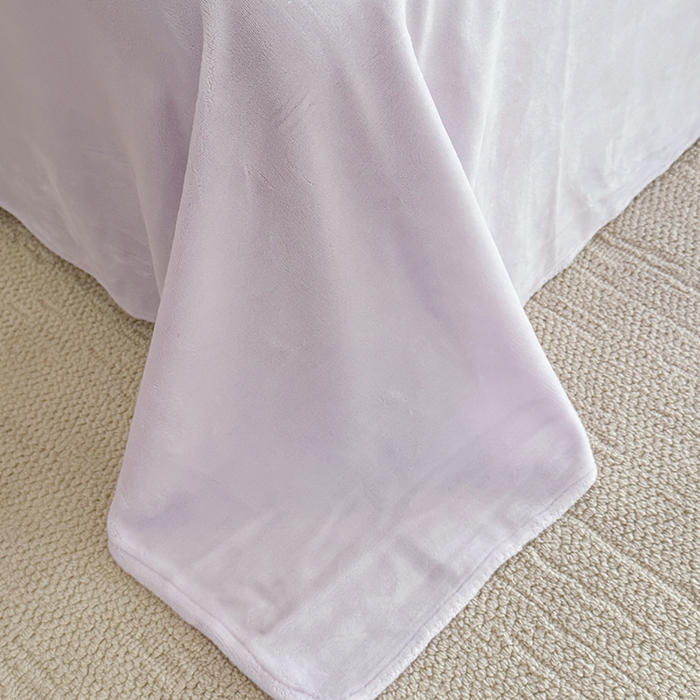 91家纺网 家纺一手货源 找家纺 雅高家居 2025新款精致刺绣双层蕾丝花边公主风高克重全消光牛奶绒四件套 邂逅-浅紫