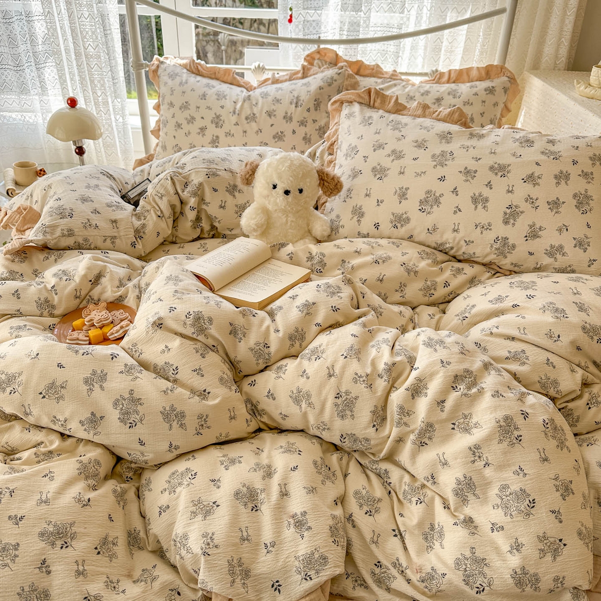 91家纺网 家纺一手货源 找家纺 颜选 2025新款全棉双层纱花边面料木棉四件套 素笺花语-全棉花边双层纱