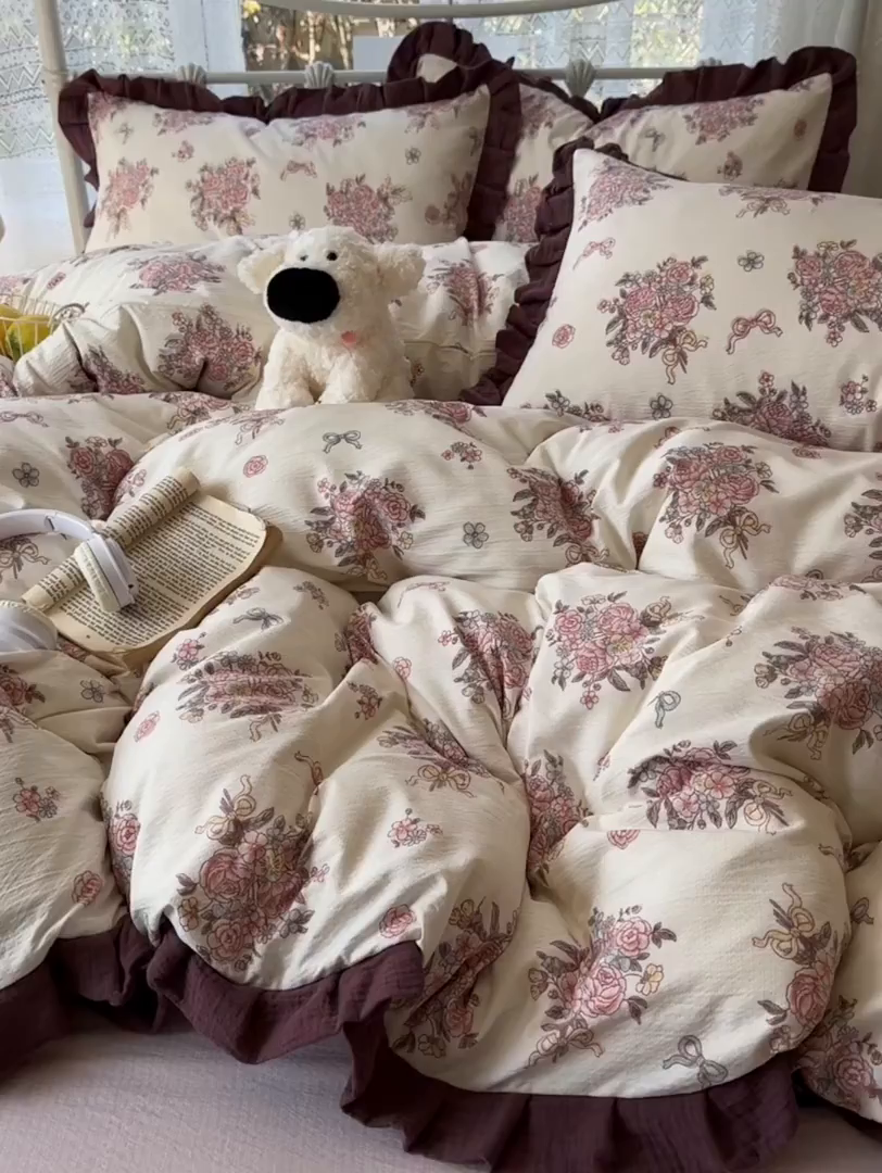 91家纺网 家纺一手货源 找家纺 颜选 2025新款全棉双层纱花边面料木棉四件套 淡雅花笺-全棉花边双层纱