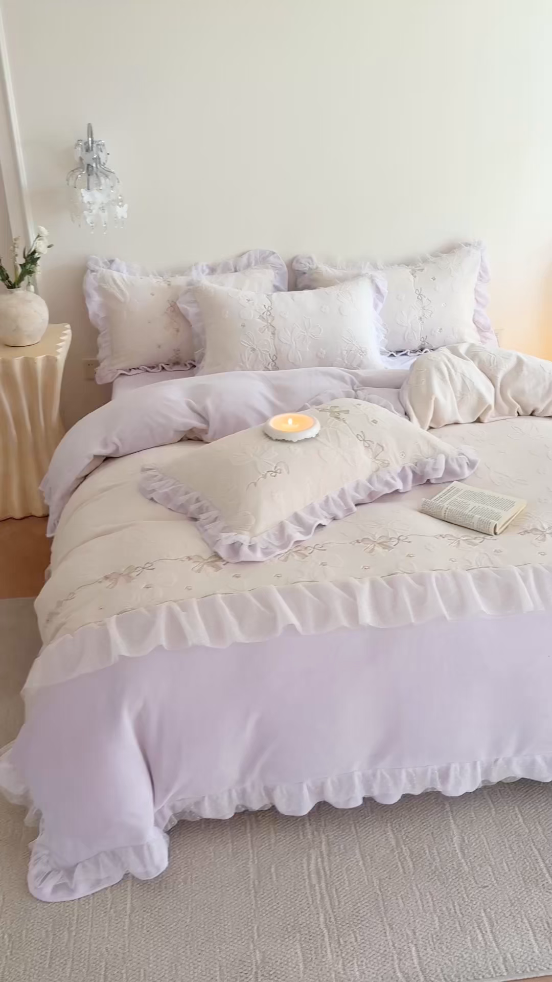 91家纺网 家纺一手货源 找家纺 雅高家居 2025新款精致刺绣双层蕾丝花边公主风高克重全消光牛奶绒四件套 邂逅-浅紫