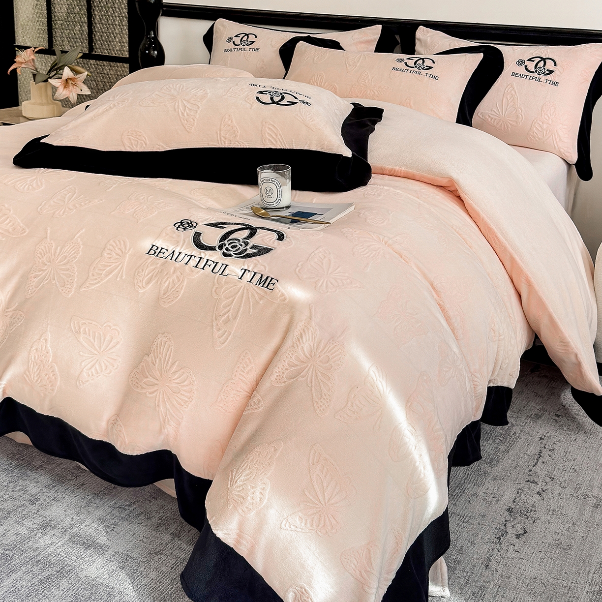 91家纺网 家纺一手货源 找家纺 （总）优眠坊 2025新款雕花牛奶绒绣花四件套