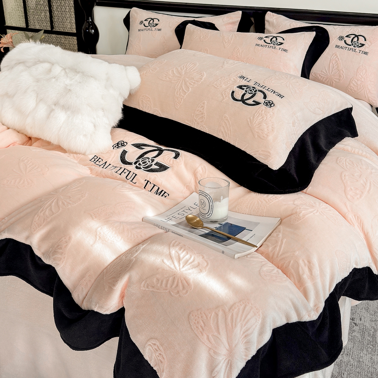 91家纺网 家纺一手货源 找家纺 （总）优眠坊 2025新款雕花牛奶绒绣花四件套