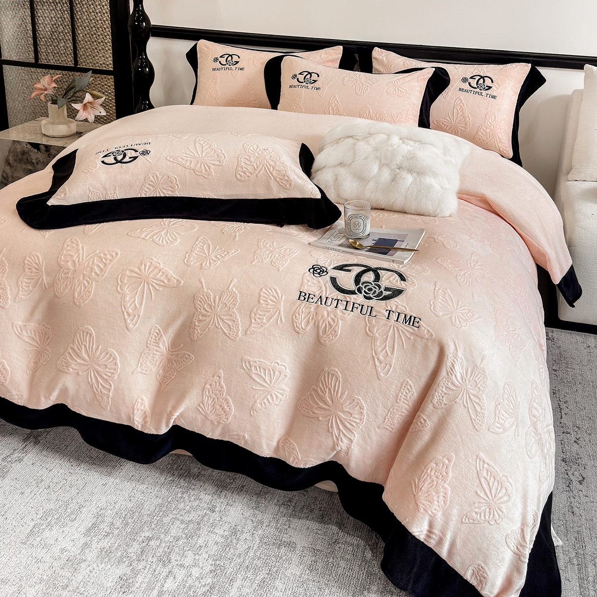 91家纺网 家纺一手货源 找家纺 （总）优眠坊 2025新款雕花牛奶绒绣花四件套