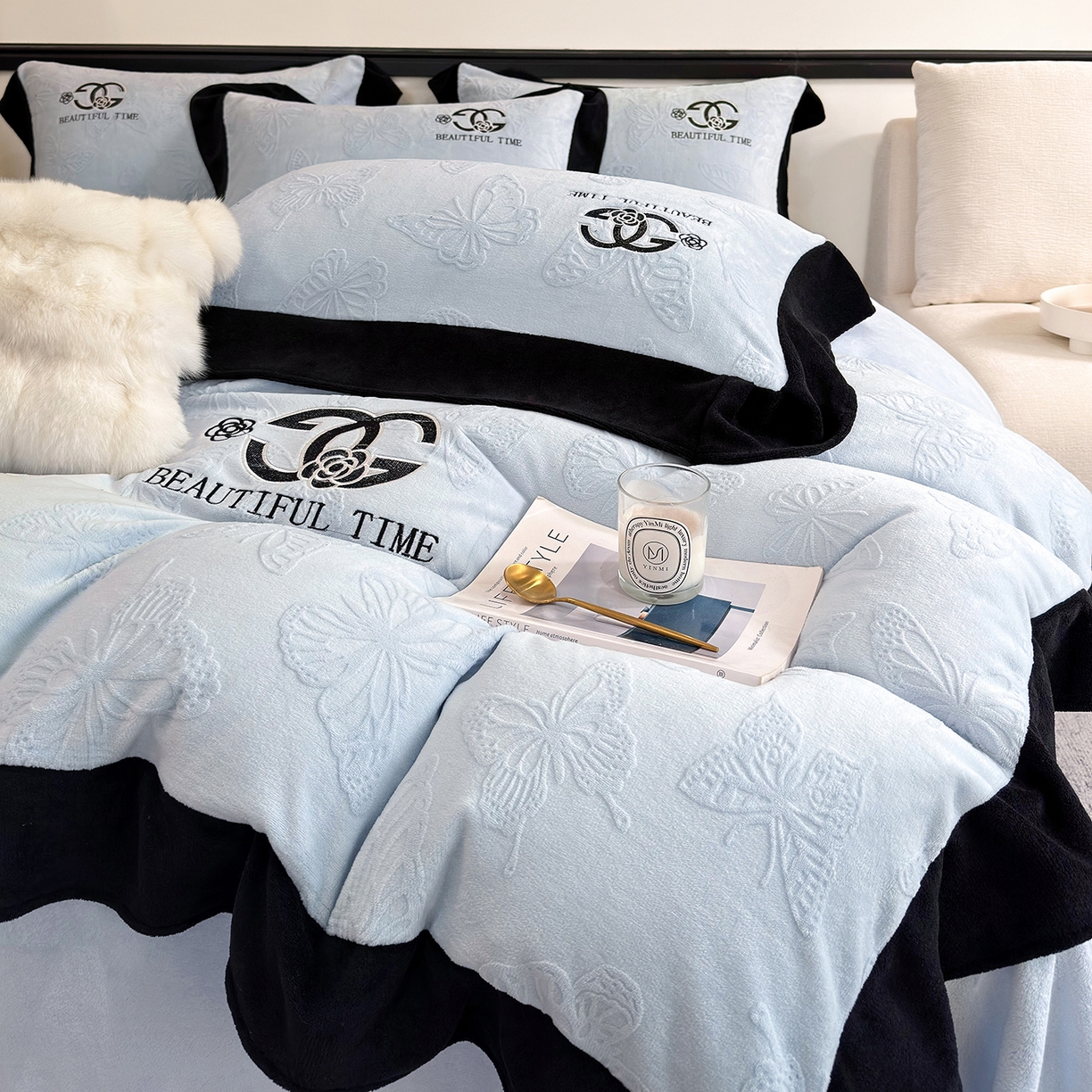 91家纺网 家纺一手货源 找家纺 优眠坊 2025新款雕花牛奶绒绣花四件套 蝴蝶-蓝