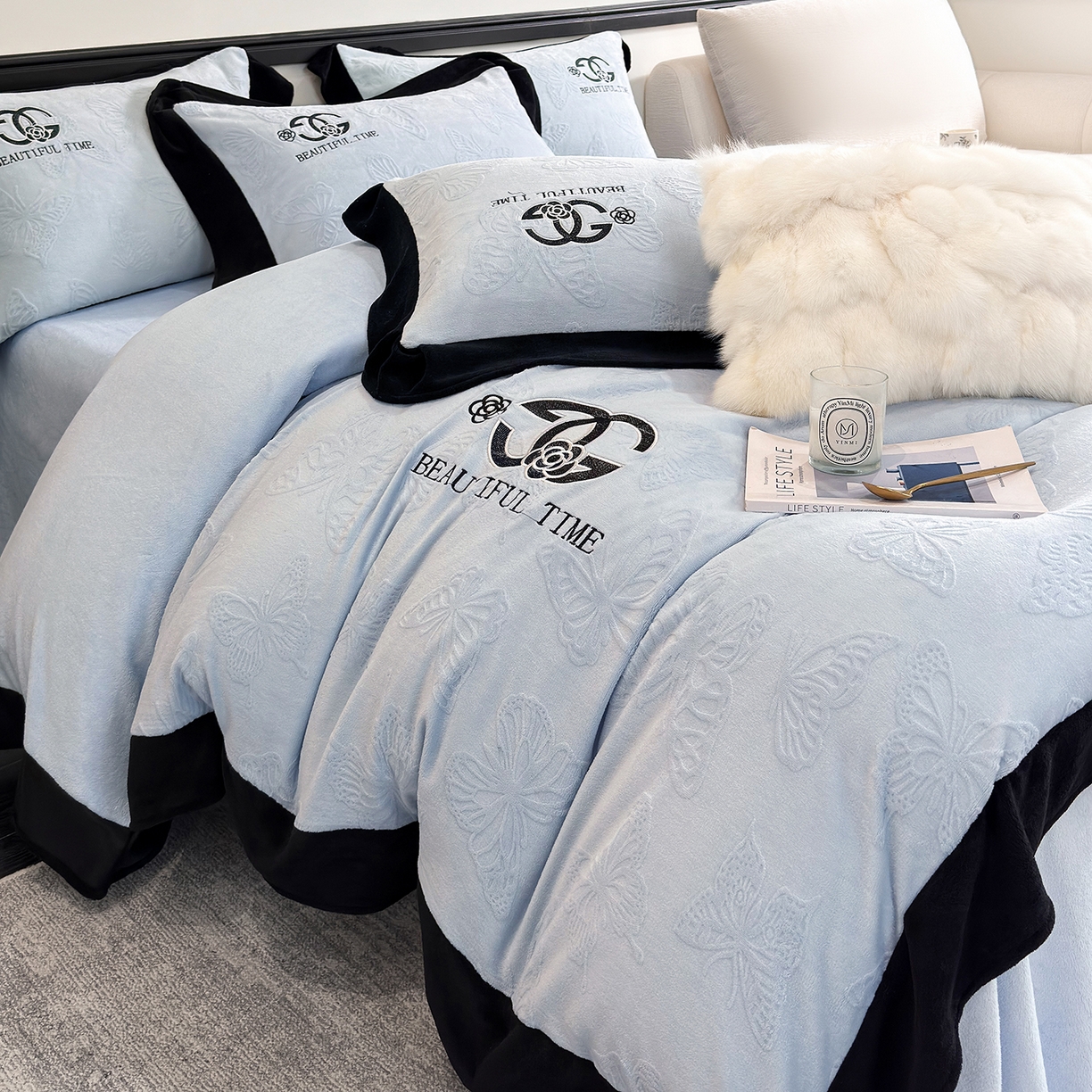 91家纺网 家纺一手货源 找家纺 优眠坊 2025新款雕花牛奶绒绣花四件套 蝴蝶-蓝