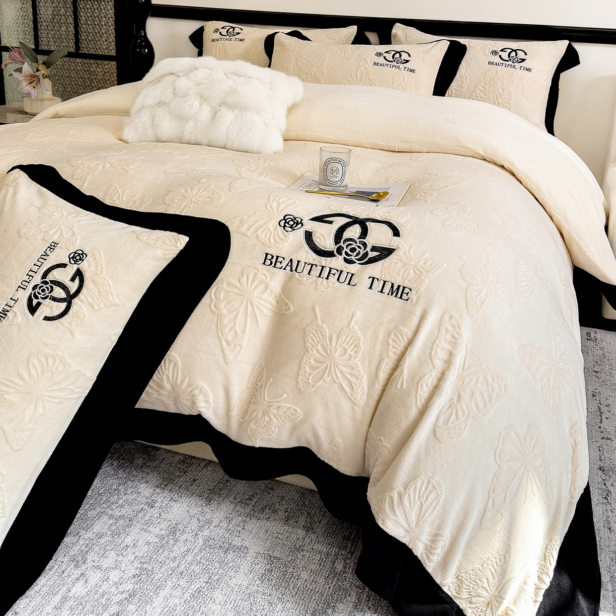 91家纺网 家纺一手货源 找家纺 优眠坊 2025新款雕花牛奶绒绣花四件套 蝴蝶-米白