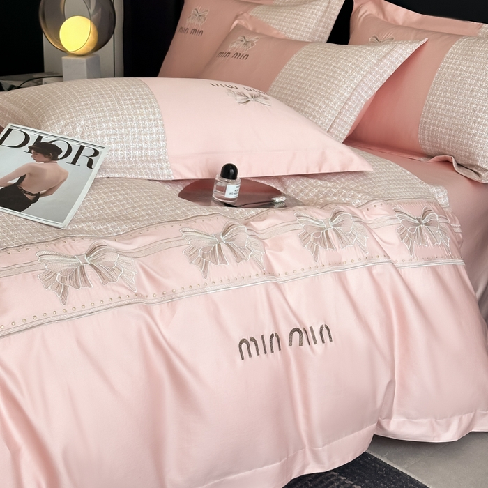 91家纺网 家纺一手货源 找家纺 优眠坊 2025新款全棉肌理纹绣花四件套-雅菲系列 雅菲-粉