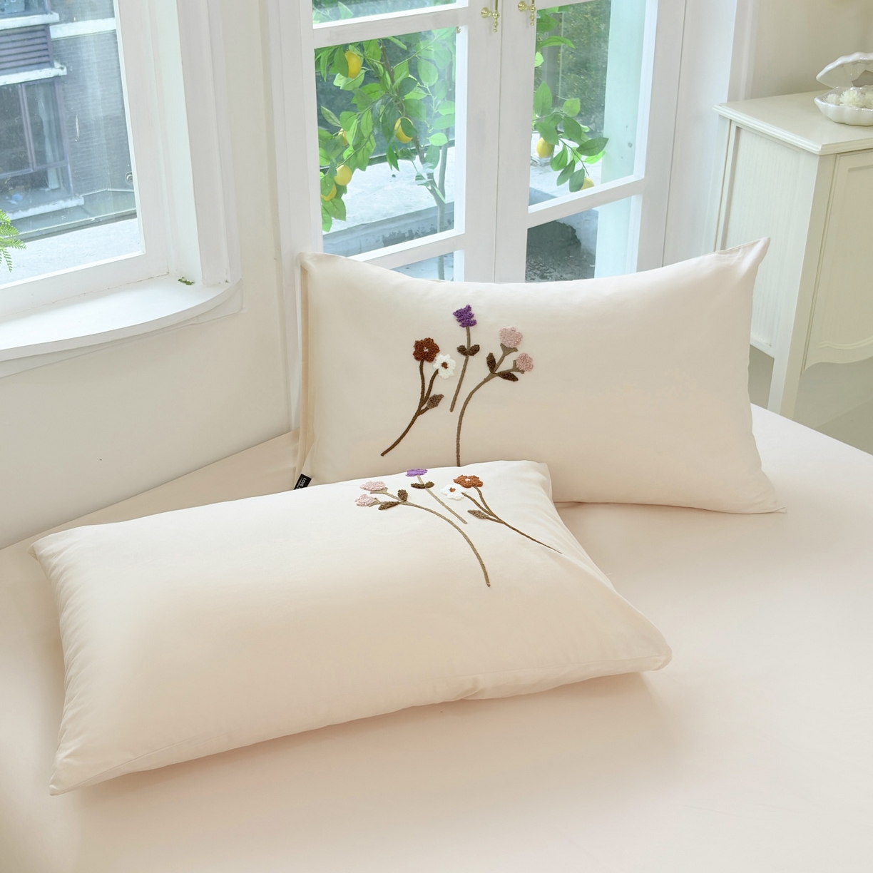 91家纺网 家纺一手货源 找家纺 未来家居 2025新款秋冬全棉加厚磨毛纯色毛巾绣花款工艺四件套 薰衣草-米