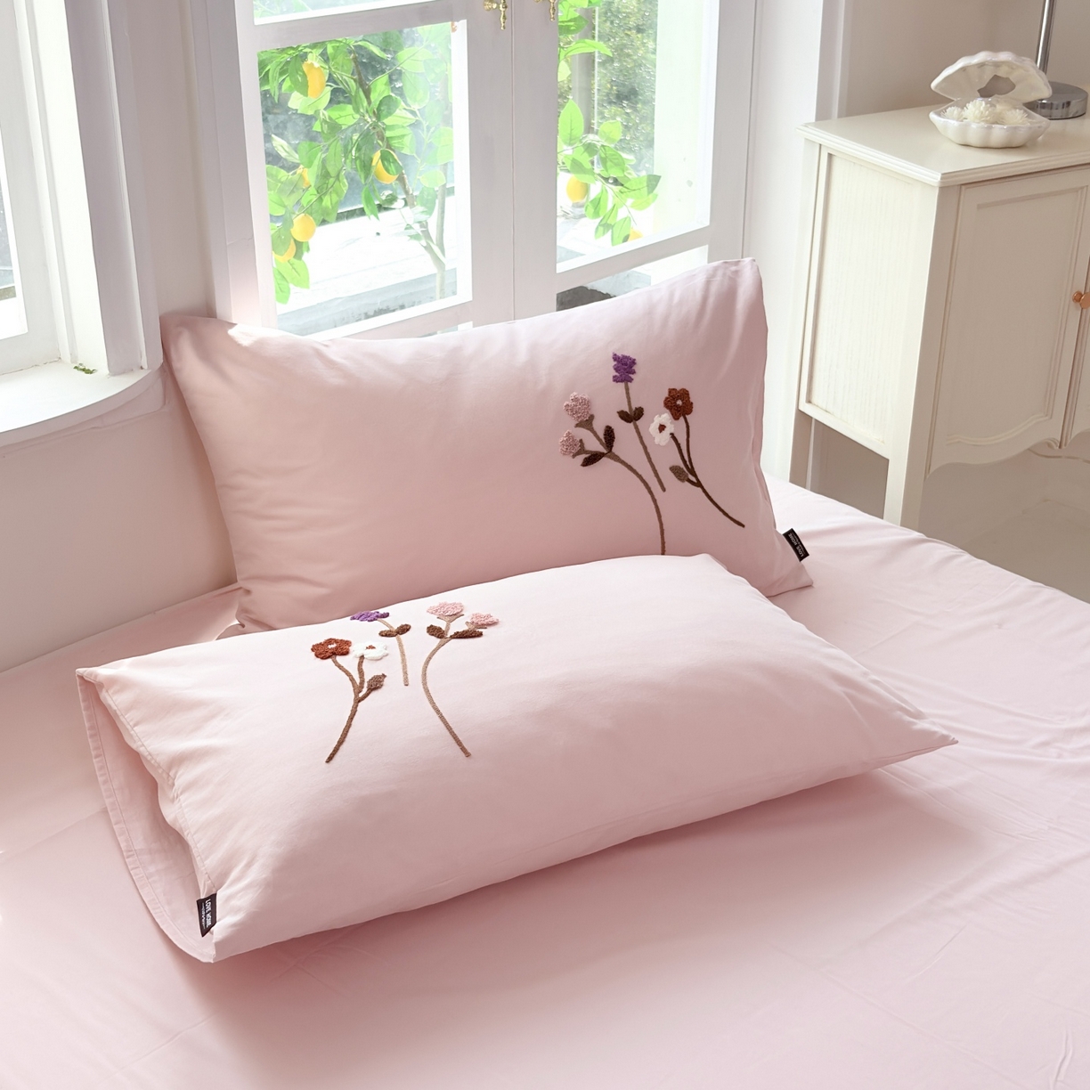 91家纺网 家纺一手货源 找家纺 未来家居 2025新款秋冬全棉加厚磨毛纯色毛巾绣花款工艺四件套 薰衣草-粉