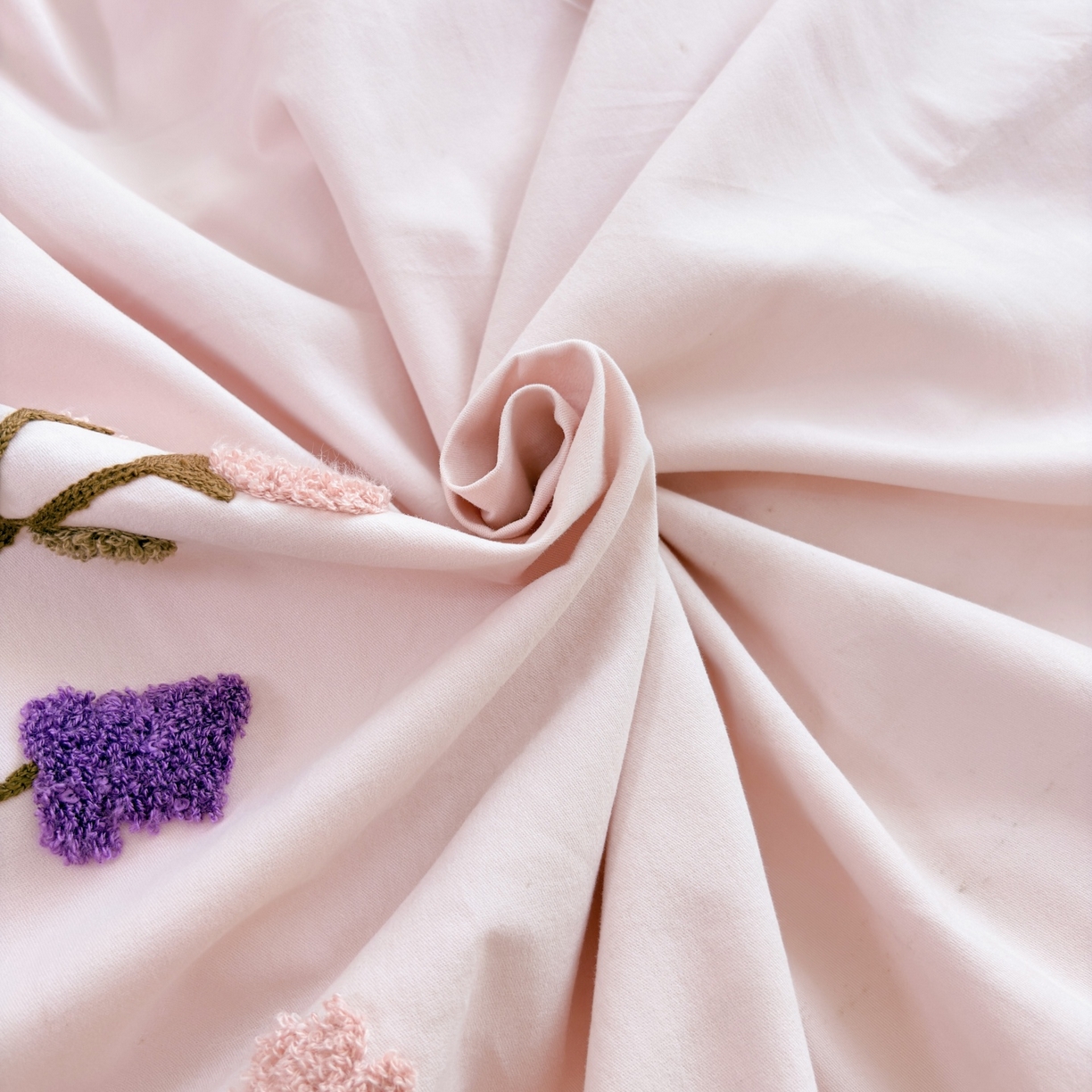 91家纺网 家纺一手货源 找家纺 （总）未来家居 2025新款秋冬全棉加厚磨毛纯色毛巾绣花款工艺四件套