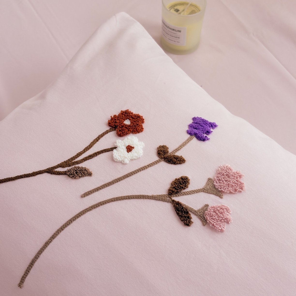 91家纺网 家纺一手货源 找家纺 未来家居 2025新款秋冬全棉加厚磨毛纯色毛巾绣花款工艺四件套 薰衣草-粉