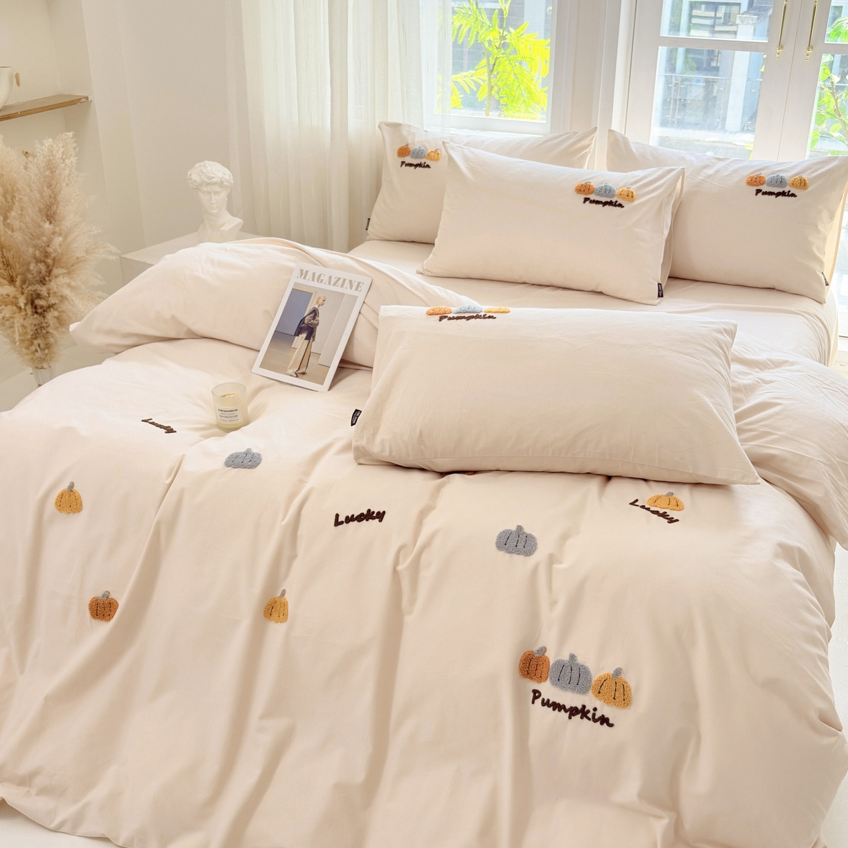 91家纺网 家纺一手货源 找家纺 未来家居 2025新款秋冬全棉加厚磨毛纯色毛巾绣花款工艺四件套 南瓜派-米