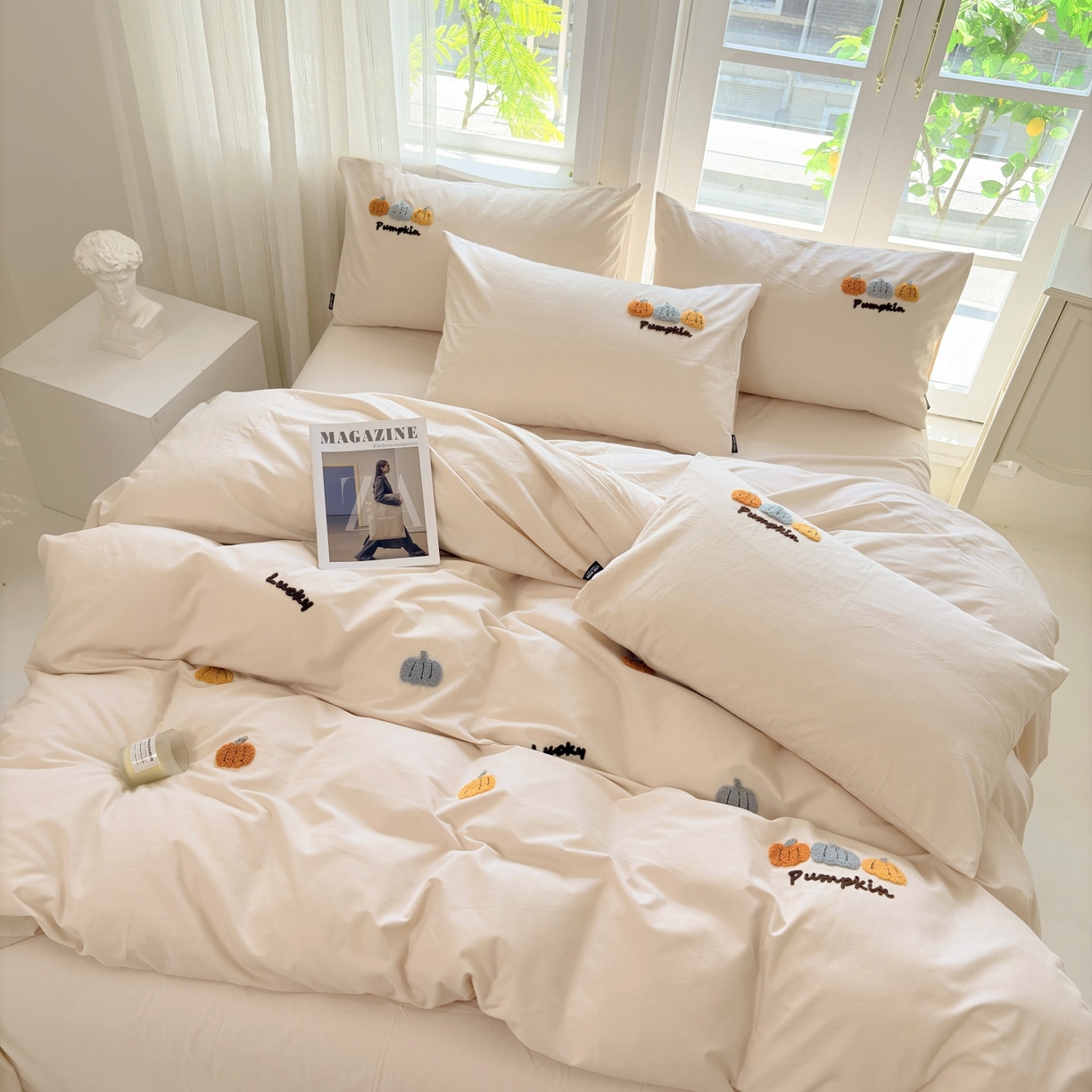 91家纺网 家纺一手货源 找家纺 未来家居 2025新款秋冬全棉加厚磨毛纯色毛巾绣花款工艺四件套 南瓜派-米