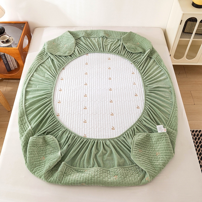 91家纺网 家纺一手货源 找家纺 沐纯家居 2025新款婴儿绒樱桃刺绣夹棉床笠 单件床笠 青柠色