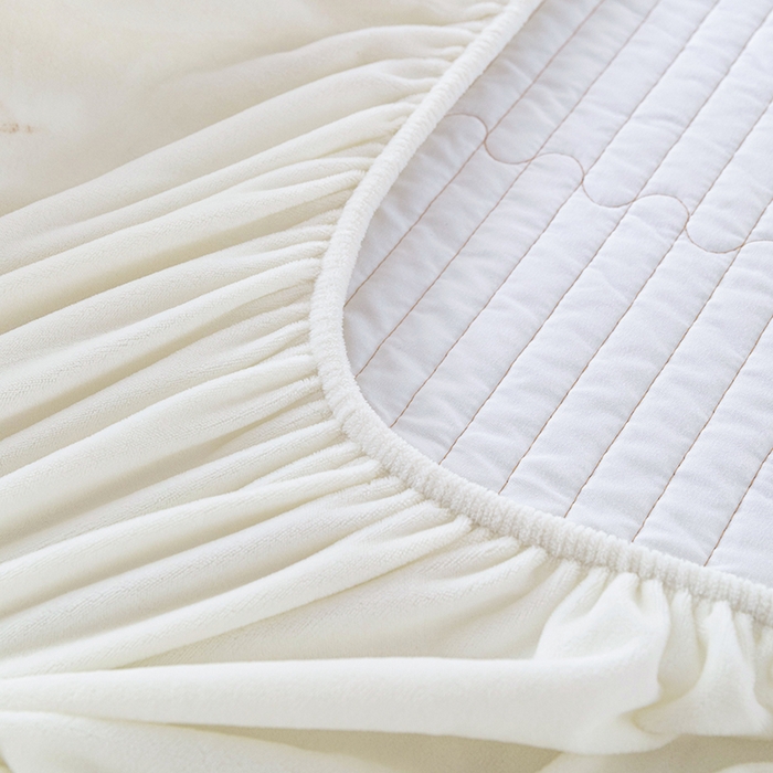 91家纺网 家纺一手货源 找家纺 沐纯家居 2025新款婴儿绒樱桃刺绣夹棉床笠 单件床笠 米月白