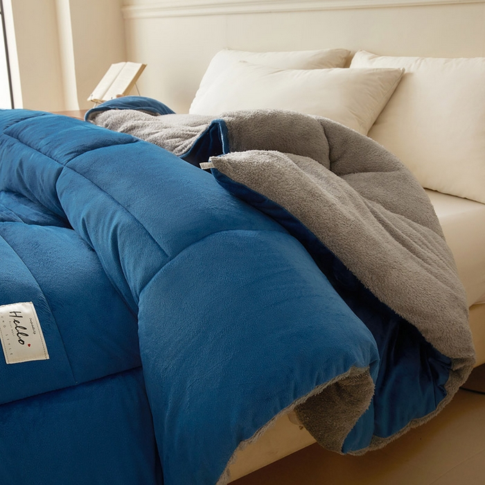 91家纺网 家纺一手货源 找家纺 雅颂缘2025新款牛奶绒冬被外贸跨境蓝拼灰