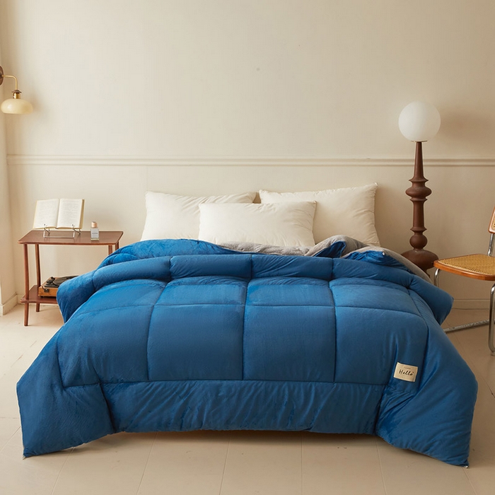 91家纺网 家纺一手货源 找家纺 雅颂缘2025新款牛奶绒冬被外贸跨境蓝拼灰