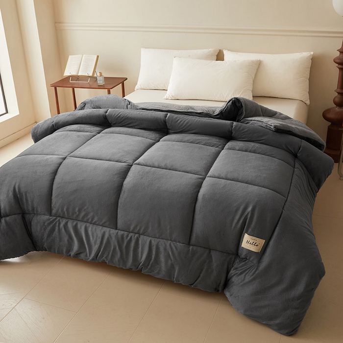 91家纺网 家纺一手货源 找家纺 雅颂缘2025新款牛奶绒冬被外贸跨境深灰拼灰