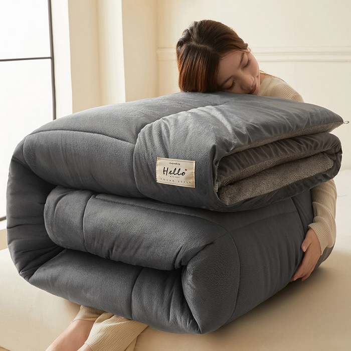 91家纺网 家纺一手货源 找家纺 雅颂缘2025新款牛奶绒冬被外贸跨境深灰拼灰