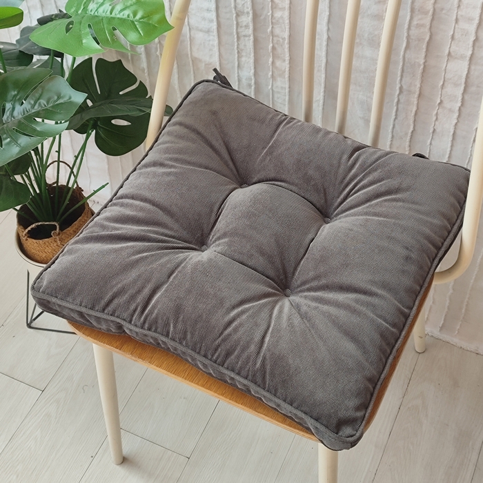 91家纺网 家纺一手货源 找家纺 （总）李帅家居 2025新款灯芯绒立体绑带坐垫加厚立体毛绒垫子