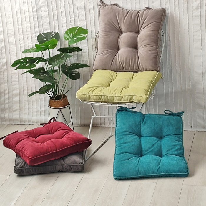 91家纺网 家纺一手货源 找家纺 （总）李帅家居 2025新款灯芯绒立体绑带坐垫加厚立体毛绒垫子