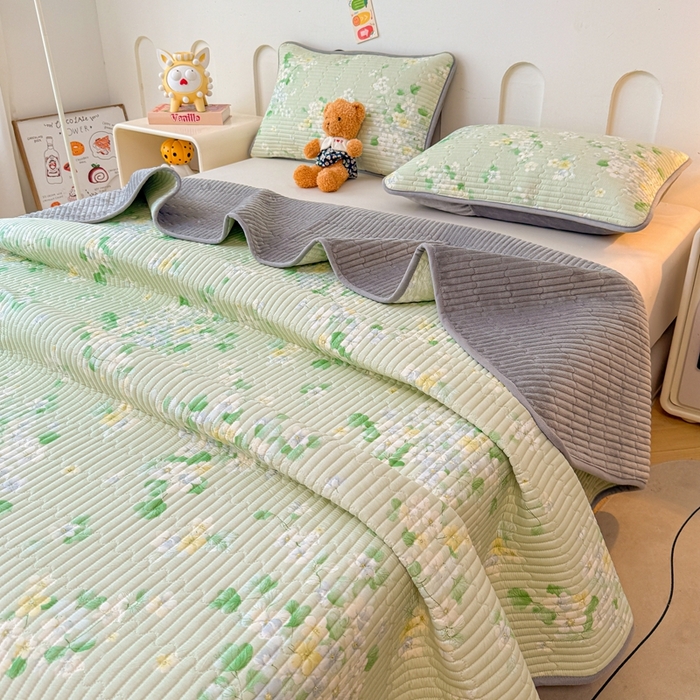 91家纺网 家纺一手货源 找家纺 （总）雅萱家纺 2025新款棉加绒全棉填充双面可用多功能印花床盖